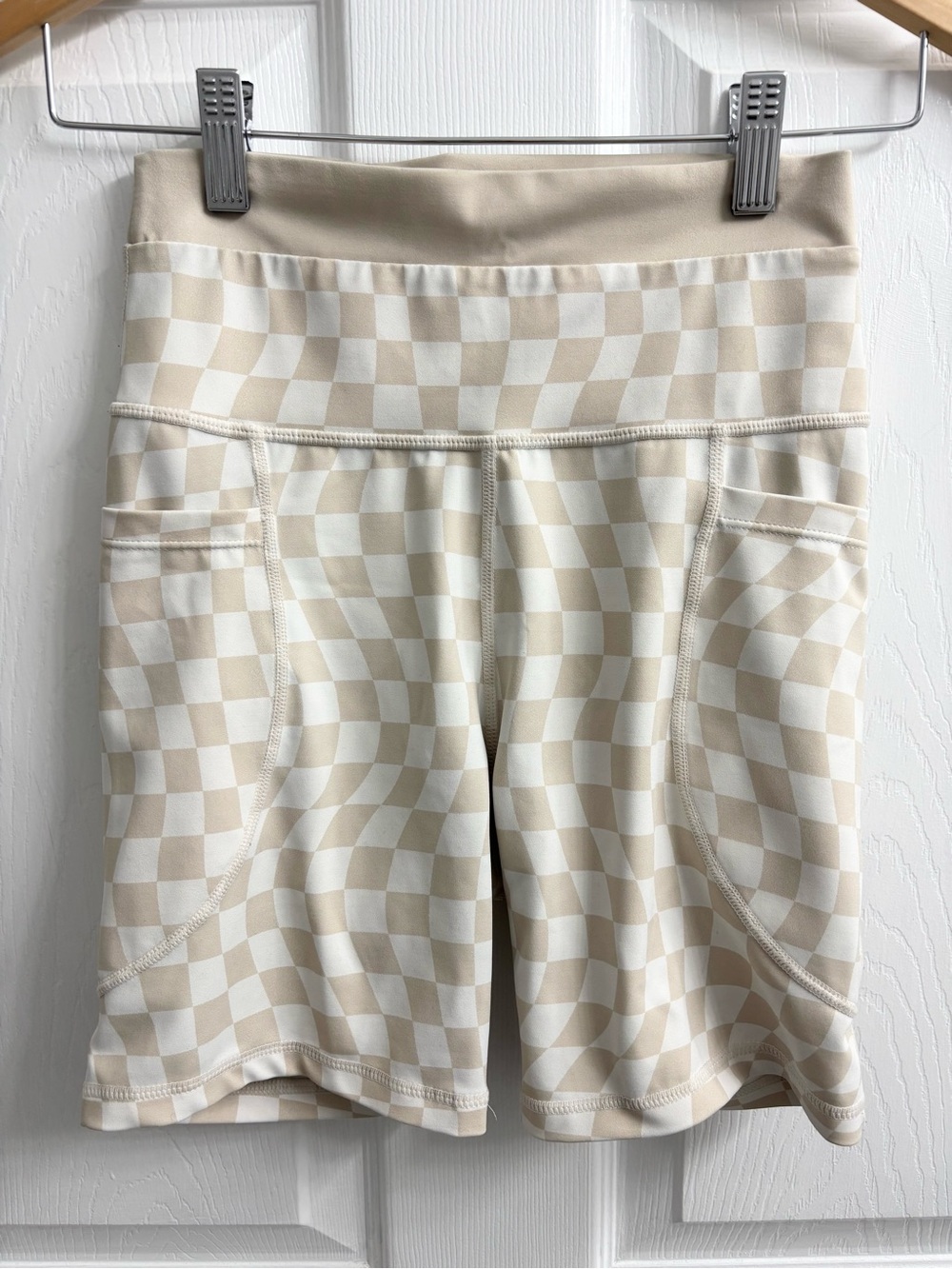 Wilo The Label Checkered Biker Shorts Tan White Small